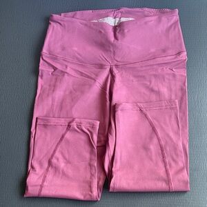 Like New Sz M Victoria Secret Sport Knockout Crop Leggings